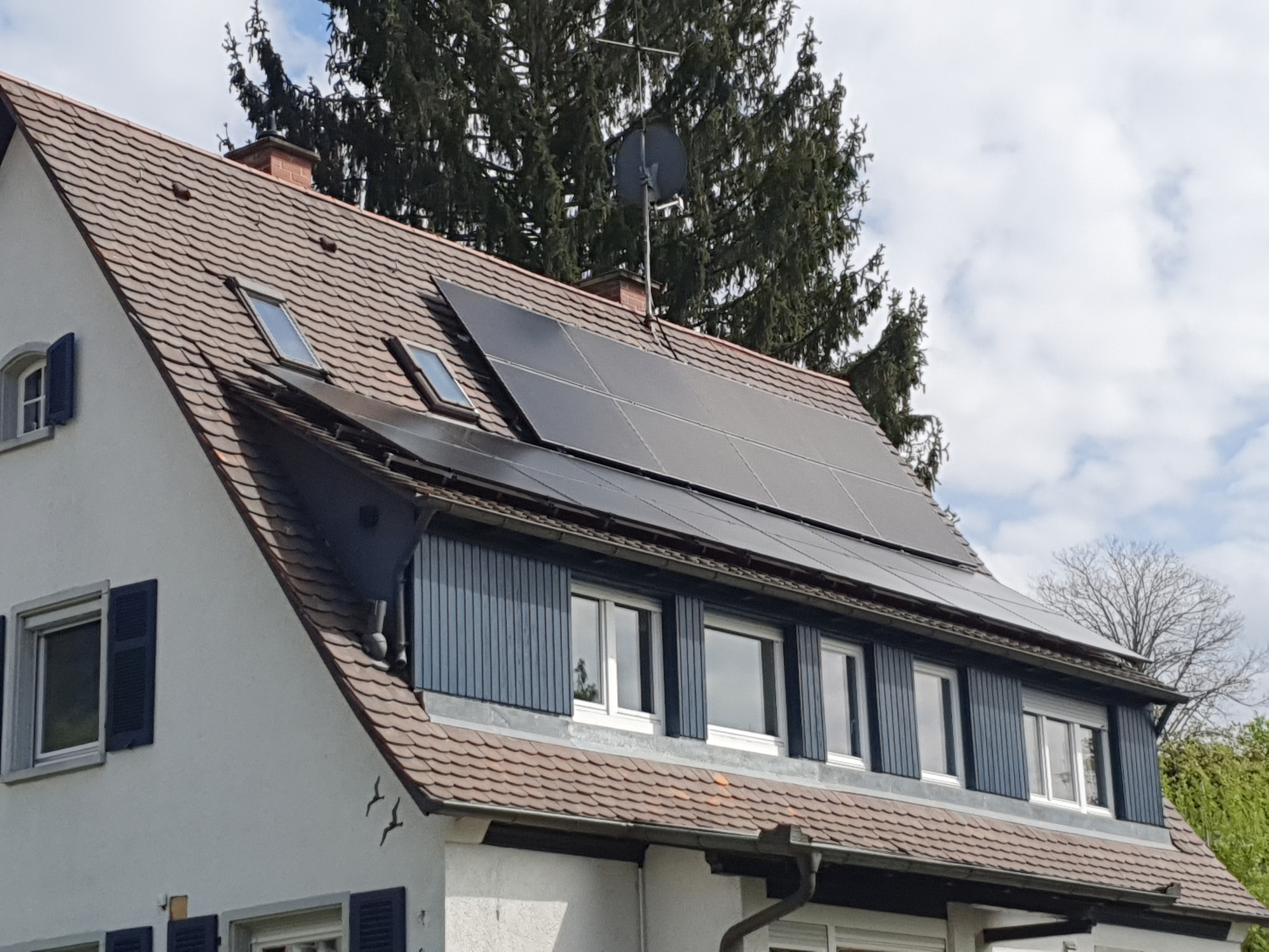 12 kW Photovoltaik Anlage Freiburg Herdern Biberschwanz